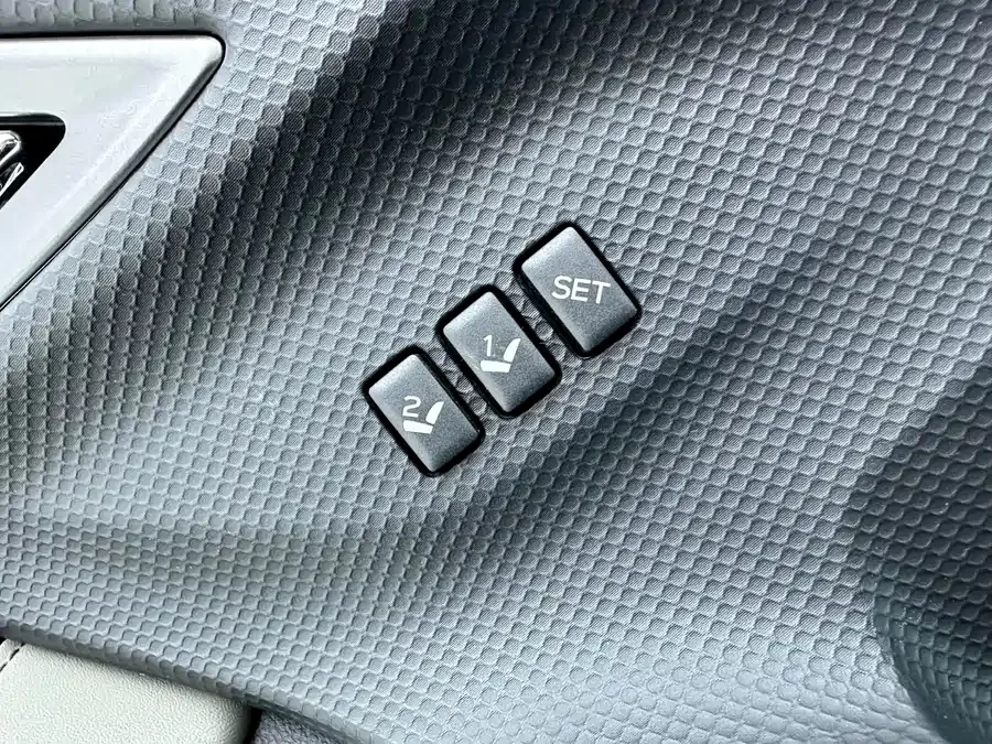Subaru Forester 2022 Forester 2.0i AWD Ultimate Edition EyeSight 2022 — миниатюра 5