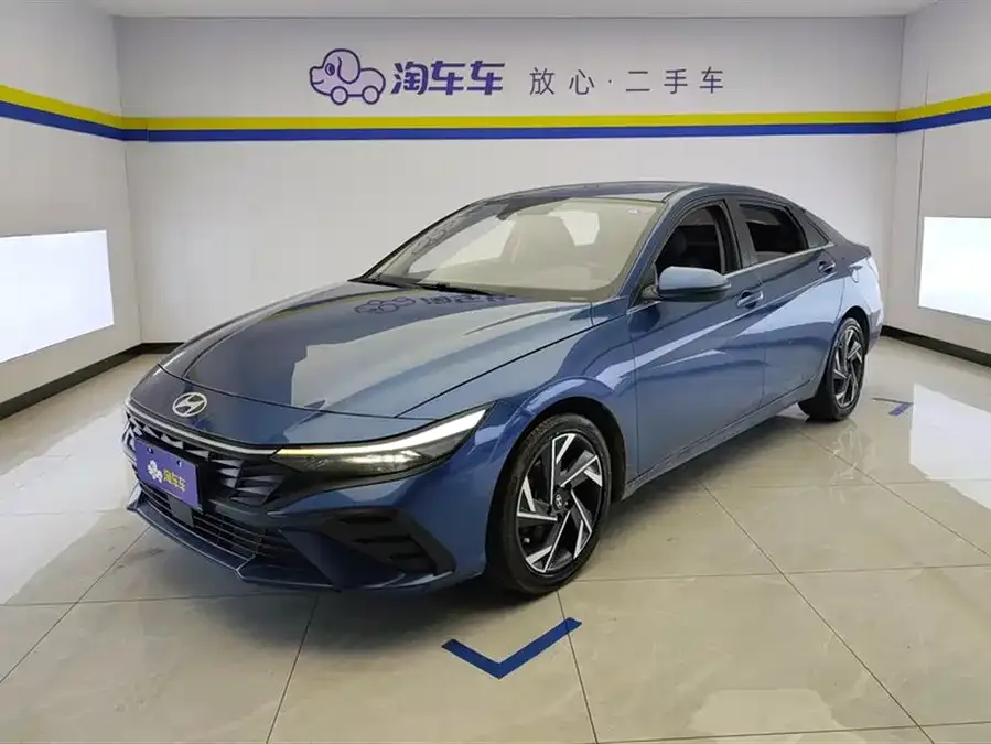 Hyundai Elantra Elantra 2023 1.5L CVT LUX Premium Edition 2023 — фото 1, купить с доставкой в Москву