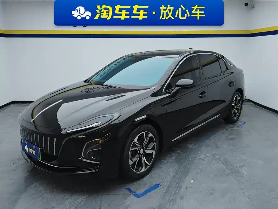 Hongqi E-QM5 Hongqi E-QM5 2023 facelift basic travel version 2024 — фото 1, купить с доставкой в Москву