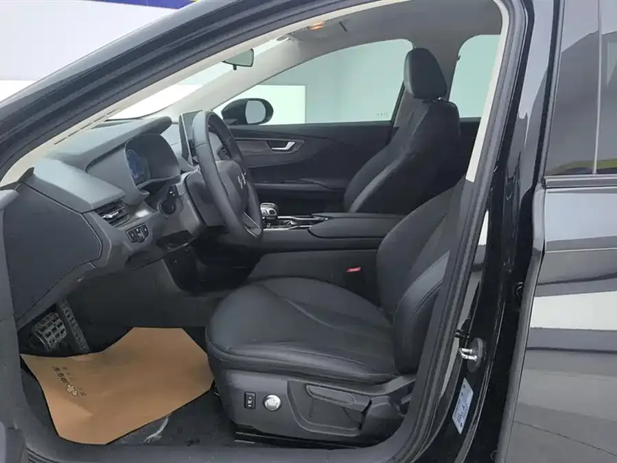 Hongqi E-QM5 Hongqi E-QM5 2023 facelift basic travel version 2023 — миниатюра 3