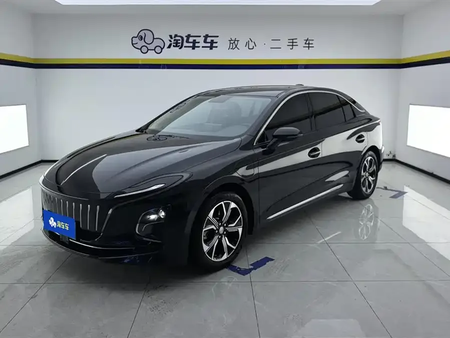Hongqi E-QM5 Hongqi E-QM5 2023 facelift basic travel version 2023 — фото 1, купить с доставкой в Москву