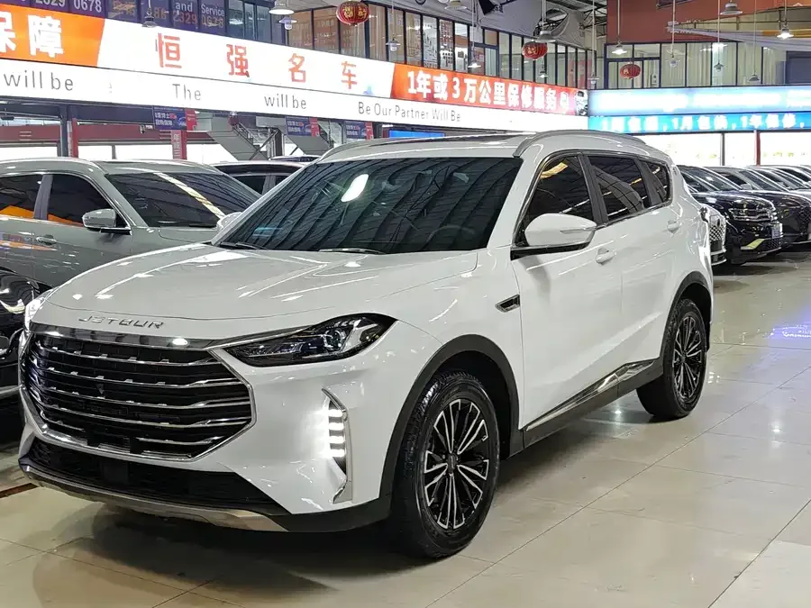 Jetour X70 PLUS Jietu X70 PLUS 2022 1.5T CVT Mountain 5-seater 2022 — фото 1, купить с доставкой в Москву