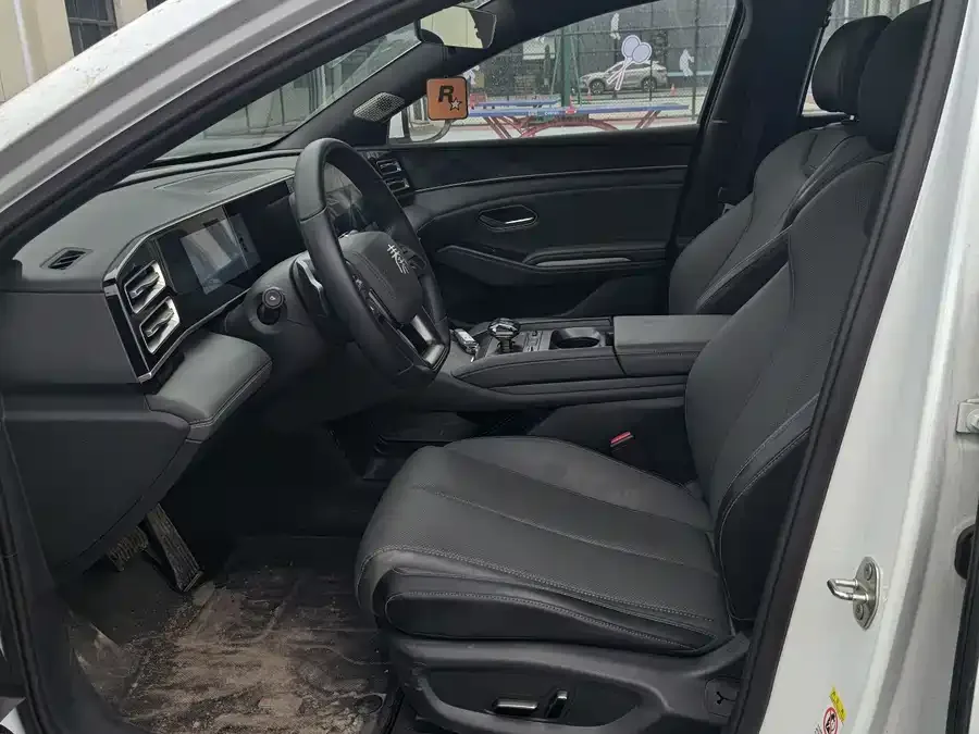 BYD Qin L Qin L 2025 DM-i Intelligent Driving Edition 120KM Beyond Edition 2025 — миниатюра 2