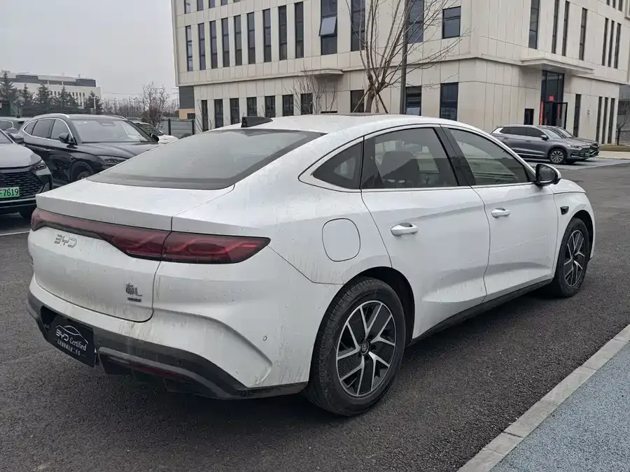 BYD Qin L Qin L 2025 DM-i Intelligent Driving Edition 120KM Beyond Edition 2025 — миниатюра 3