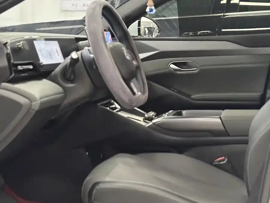 BYD Qin L Qin L 2025 EV 545KM Beyond Edition 2025 — миниатюра 2