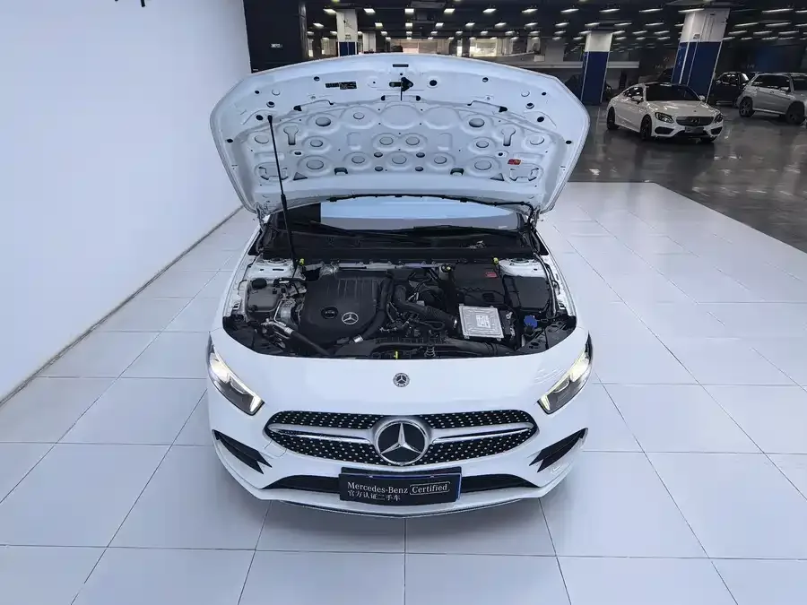 Mercedes-Benz Class A Mercedes-Benz A-Class 2022 Model A 200 L Sports Sedan Dynamic Edition 2023 — миниатюра 2