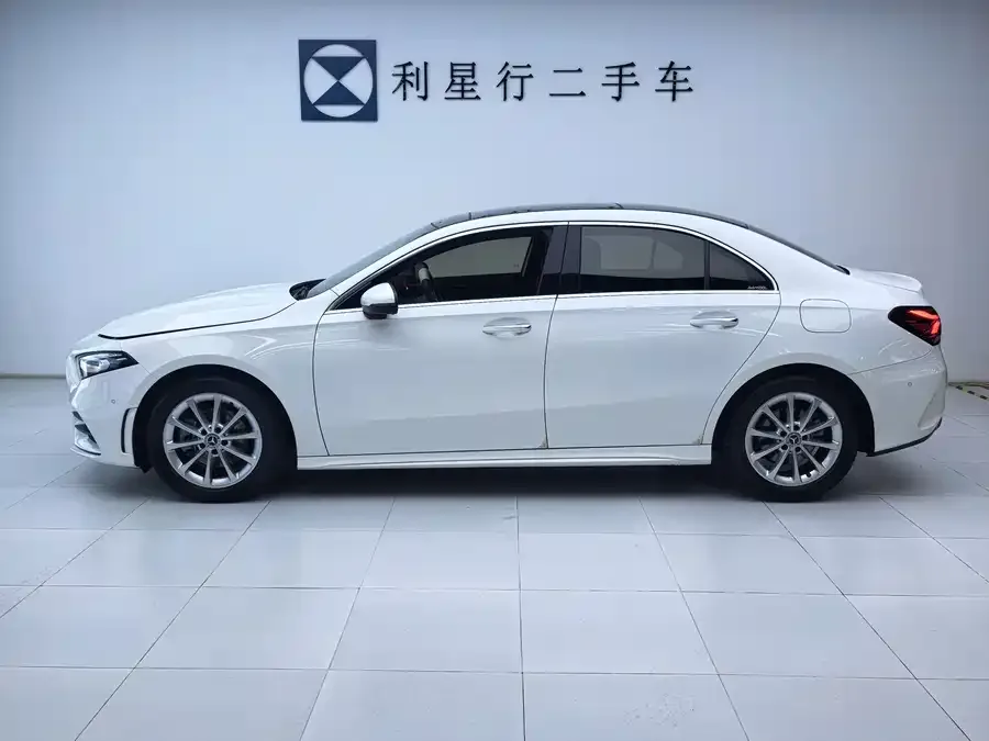 Mercedes-Benz Class A Mercedes-Benz A-Class 2022 Model A 200 L Sports Sedan Dynamic Edition 2023 — миниатюра 4