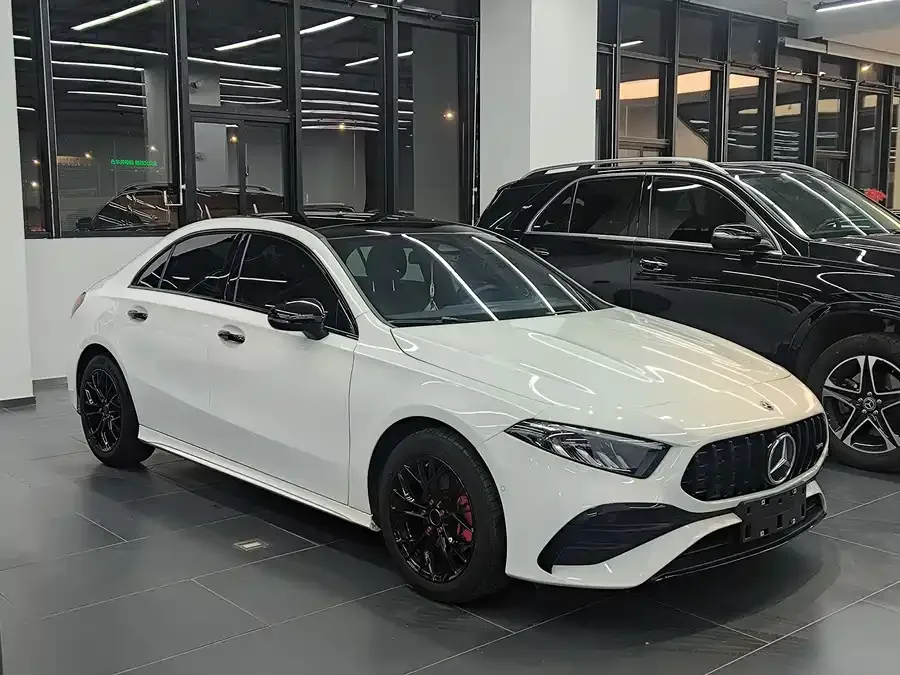 Mercedes-Benz Class A Mercedes-Benz A-Class 2024 A 200 L Fashion Edition 2024 — миниатюра 3