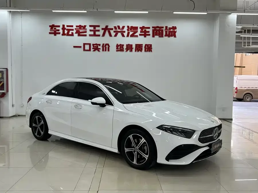 Mercedes-Benz Class A Mercedes-Benz A-Class 2023 A 200 L Fashion Edition 2024 — миниатюра 3