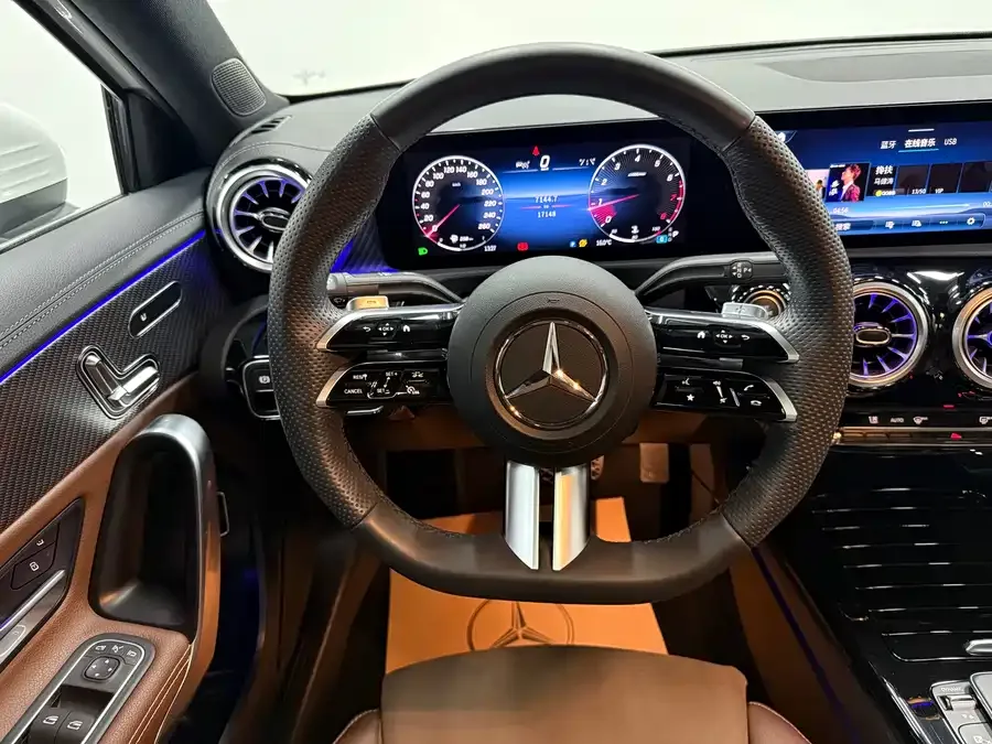 Mercedes-Benz Class A Mercedes-Benz A-Class 2024 A 200 L Fashion Edition 2024 — миниатюра 4