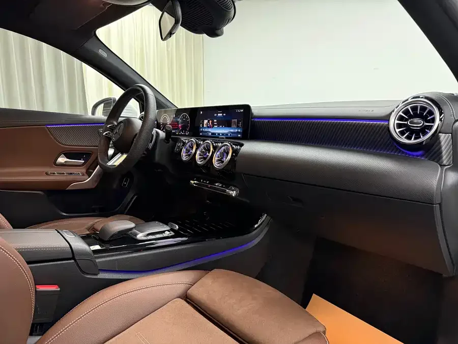 Mercedes-Benz Class A Mercedes-Benz A-Class 2024 A 200 L Fashion Edition 2024 — миниатюра 5
