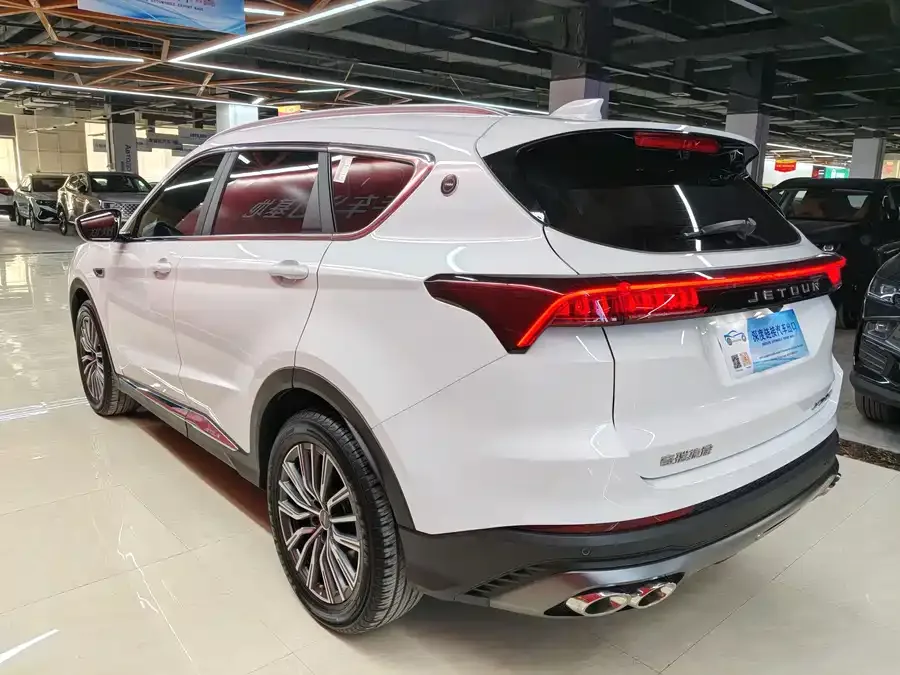 Jetour X70 PLUS JETOUR X70 PLUS 2025 Champion Edition 1.5T DCT Champion MAX+ 7 Seaters 2025 — миниатюра 2