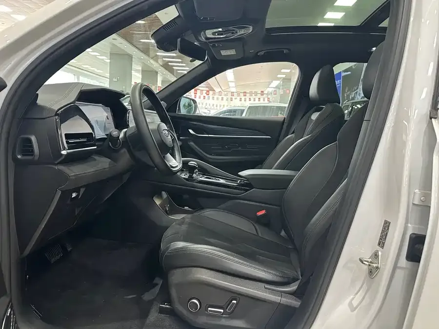 Geely Monjaro Xingyue L 2024 2.0TD High Power Automatic 2WD Skyline Edition 2024 — миниатюра 2