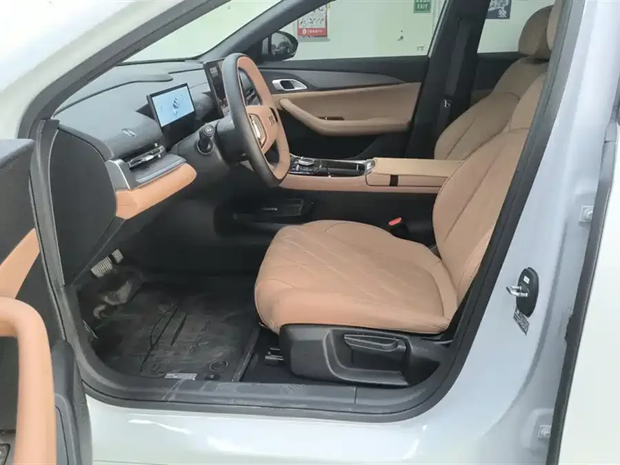 Geely Galaxy A7 Galaxy A7 2025 EM-i 70km Luxury Edition 2025 — миниатюра 3