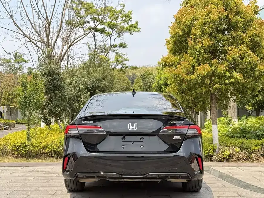 Honda Inspire Insignia 2025 260TURBO Elite Edition 2025 — миниатюра 2