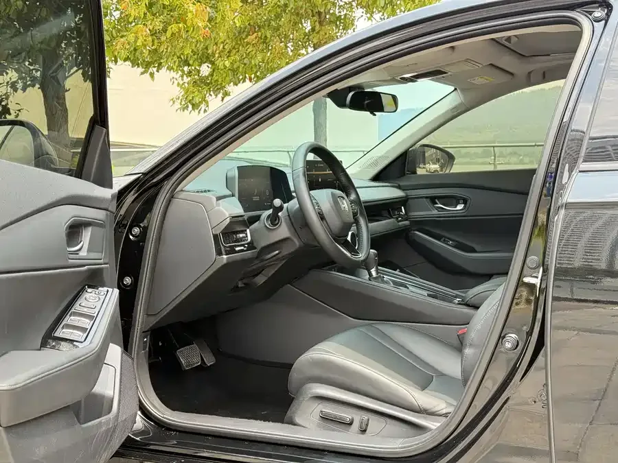 Honda Inspire Insignia 2025 260TURBO Elite Edition 2025 — миниатюра 4