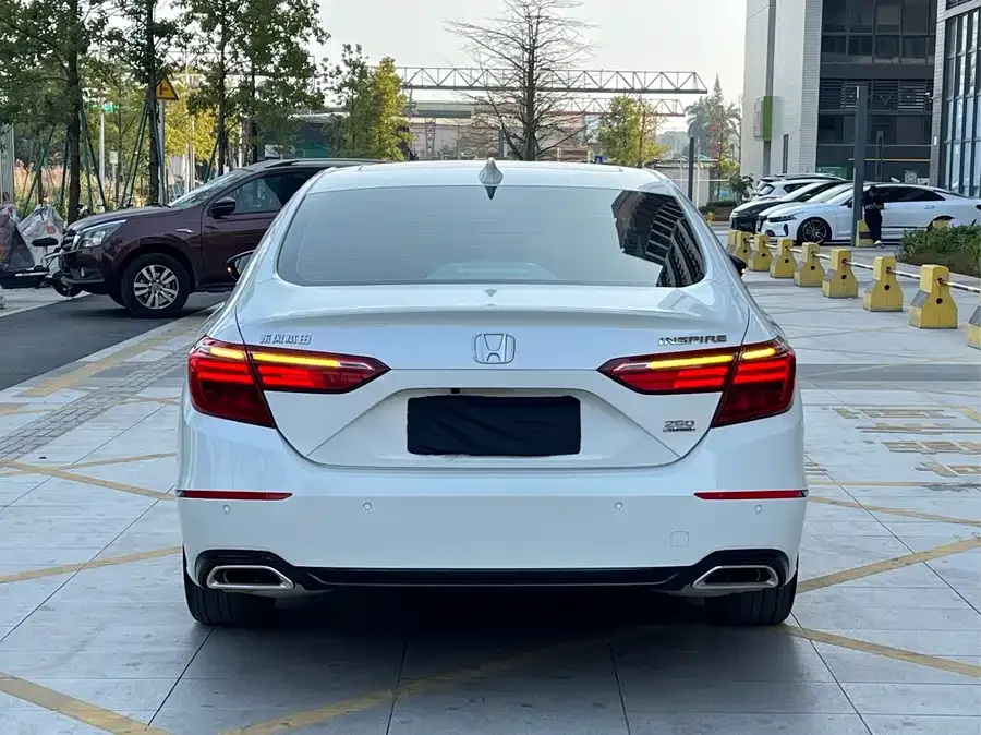 Honda Inspire 2022 Insignia 260TURBO Fine Edition 2022 — миниатюра 2