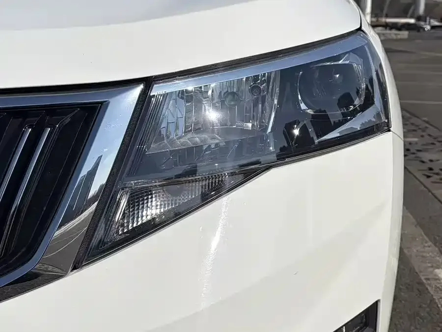 Skoda Kamiq 2023 Kamiq facelift 1.5L automatic comfort version 2024 — миниатюра 5
