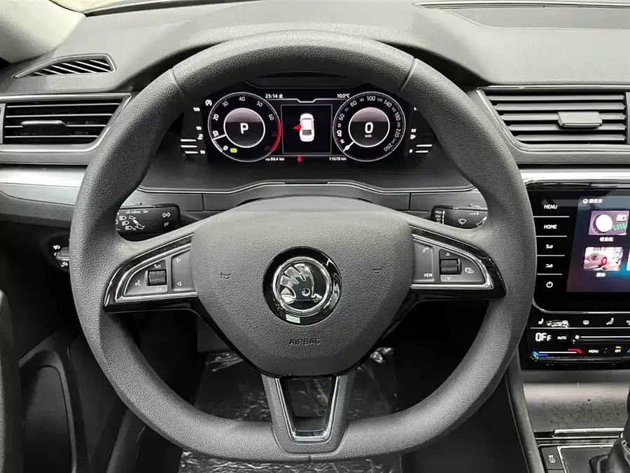 Skoda SuperB Superb 2023 facelifted TSI280 DSG exclusive version 2024 — миниатюра 3