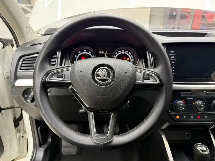 Skoda Kamiq Komic 2022 1.5L automatic comfort version 2022 — миниатюра 5