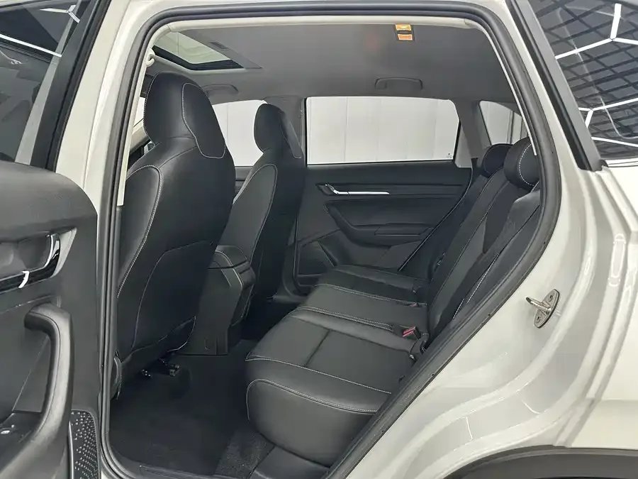Skoda Kamiq 2023 Kamiq facelift 1.5L automatic comfort version 2023 — миниатюра 2