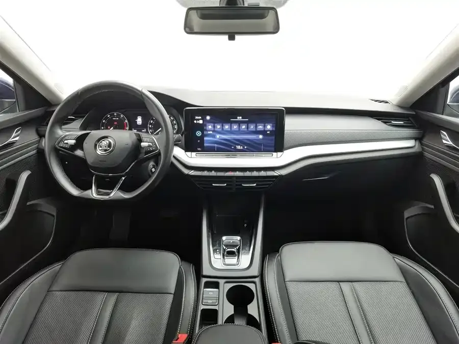Skoda Octavia Octavia 2022 PRO TSI280 Premium Edition 2022 — миниатюра 2