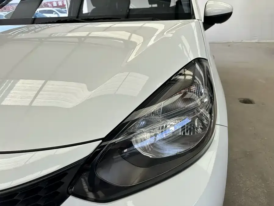 Honda Fit Fit 2022 1.5L CVT Trendy Sunroof Edition 2022 — миниатюра 2