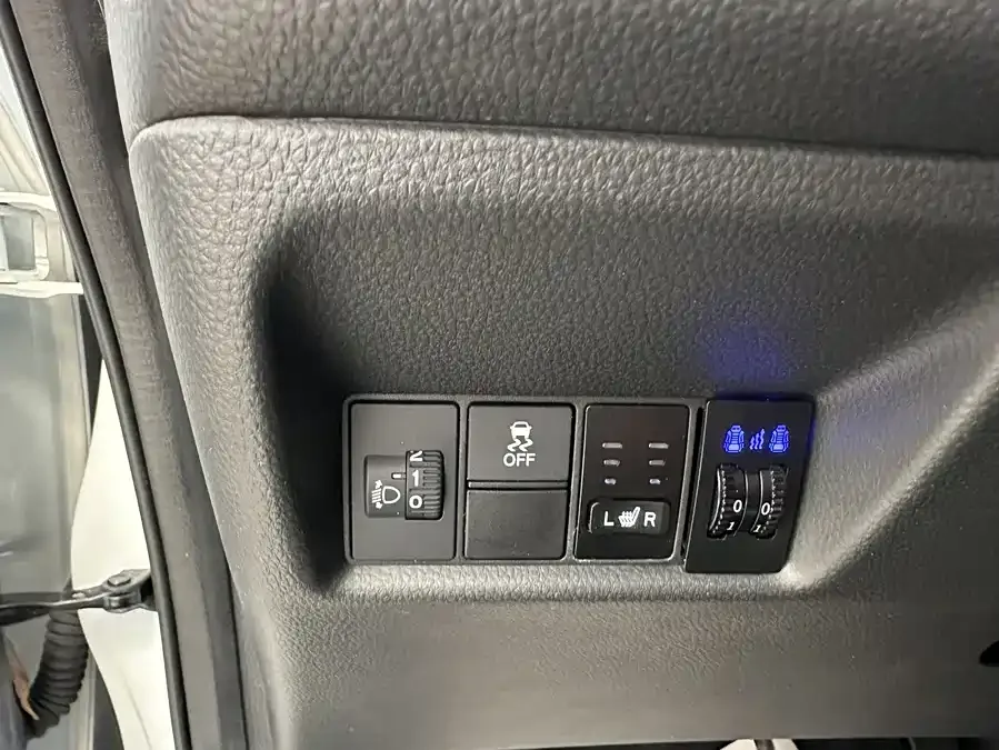 Honda Fit Fit 2022 1.5L CVT Trendy Sunroof Edition 2022 — миниатюра 4