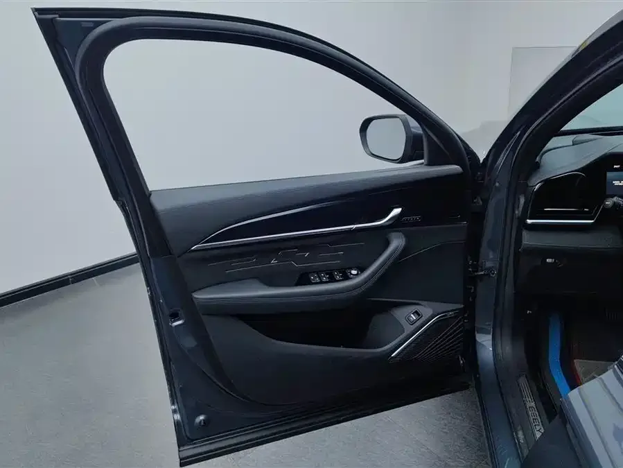 Geely Monjaro Xingyue L 2024 2.0TD High Power Automatic 2WD Skyline Edition 2024 — миниатюра 4