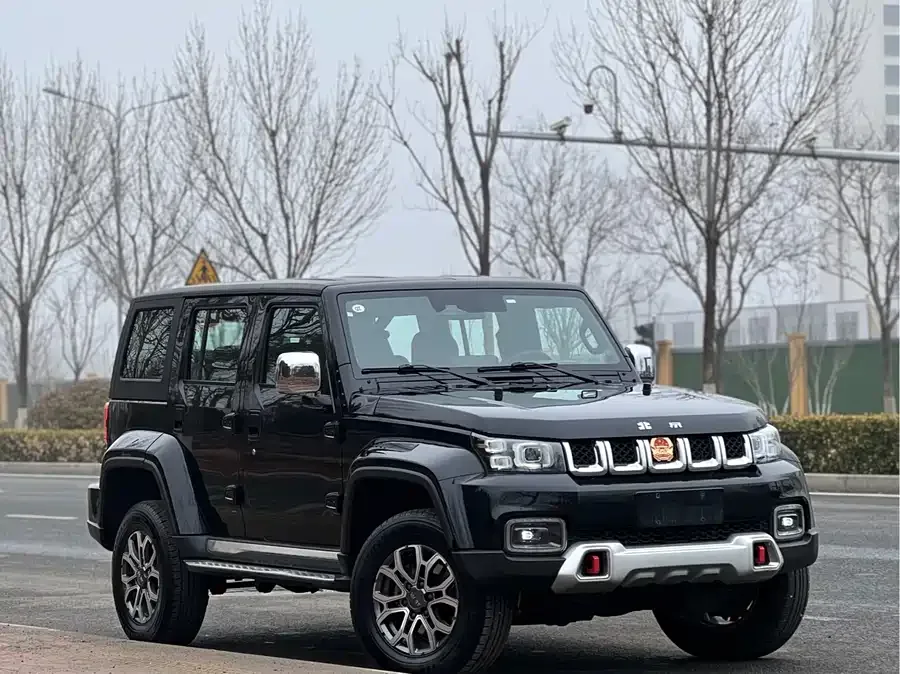 BAIC BJ40 Beijing Off-road BJ40 2020 2.0T Automatic 4WD City Hunter Edition Knight Edition 2022 — миниатюра 3