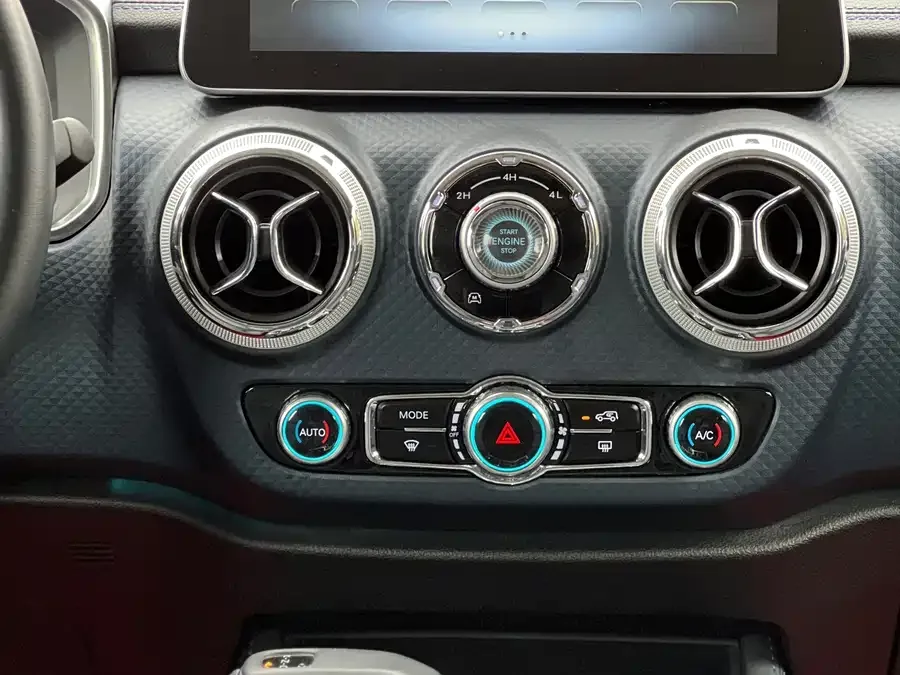 BAIC BJ40 Beijing Off-road BJ40 2020 2.0T Automatic 4WD City Hunter Edition Knight Edition 2022 — миниатюра 4