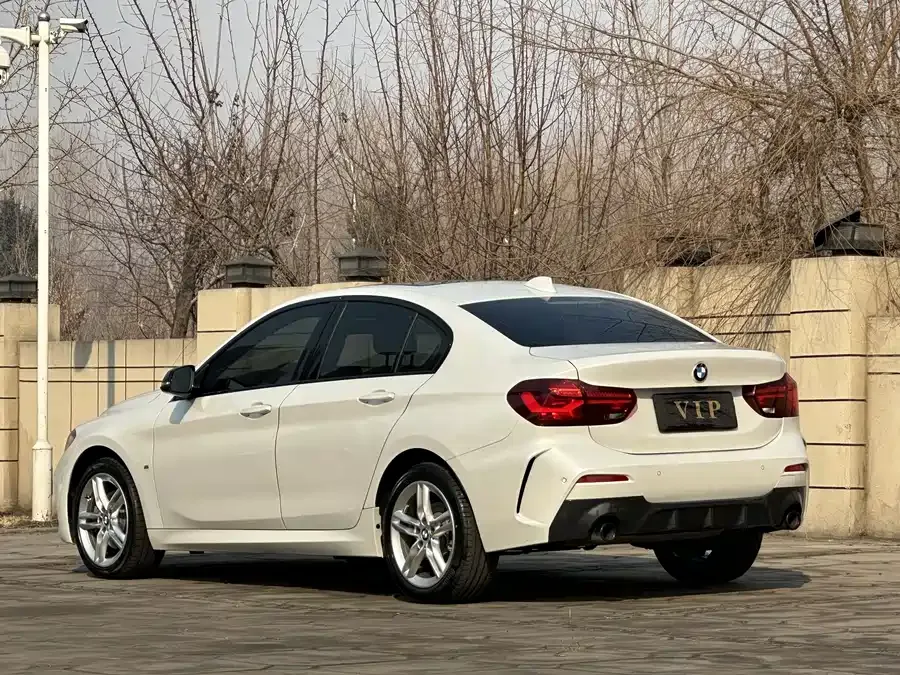 BMW 1 series BMW 1 Series 2023 120i M Sport Night Edition 2023 — миниатюра 2