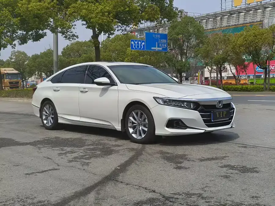 Honda Accord Accord 2022 260TURBO Deluxe Edition 2022 — миниатюра 3