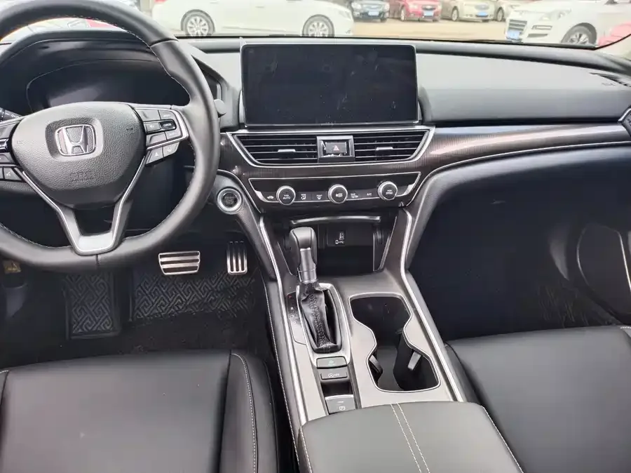 Honda Accord 2022 Accord 260TURBO Fantasy Night Premium Edition 2022 — миниатюра 2