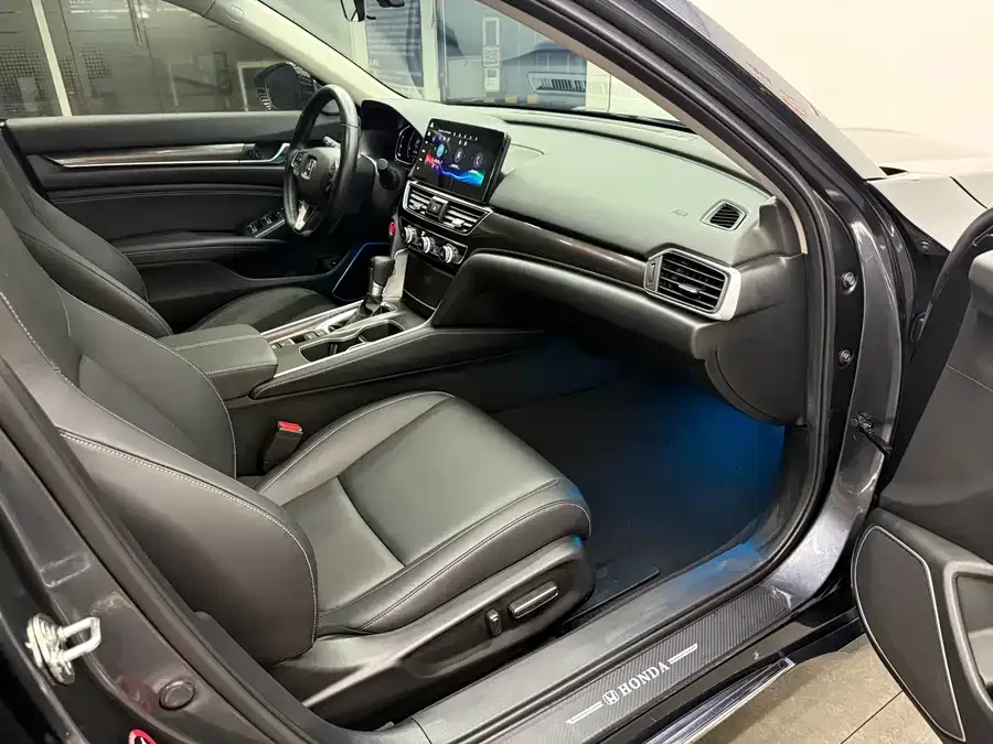 Honda Accord 2022 Accord 260TURBO Fantasy Night Premium Edition 2022 — миниатюра 5