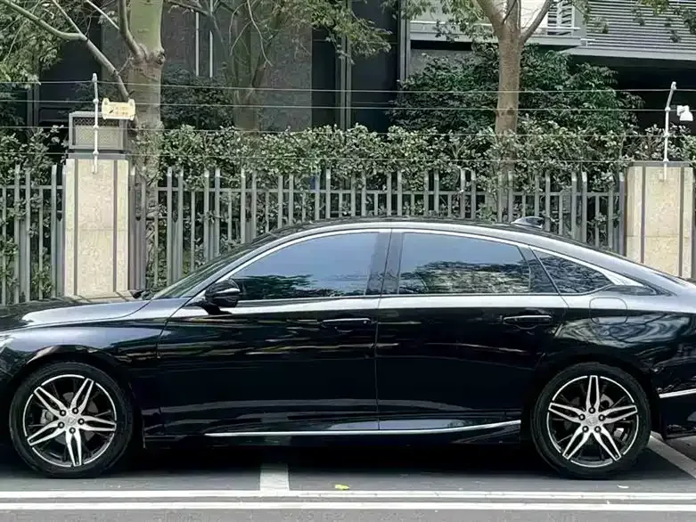 Honda Accord 2022 Accord 260TURBO Fantasy Night Premium Edition 2023 — миниатюра 3