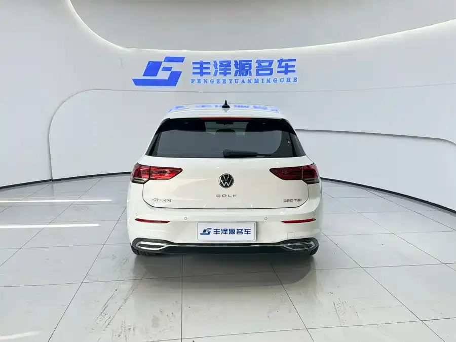 Volkswagen golf Golf 2021 200TSI DSG Pro 2022 — миниатюра 2