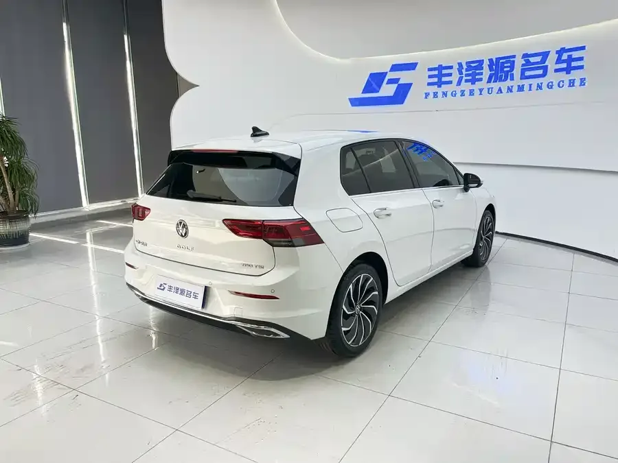 Volkswagen golf Golf 2021 200TSI DSG Pro 2022 — миниатюра 3