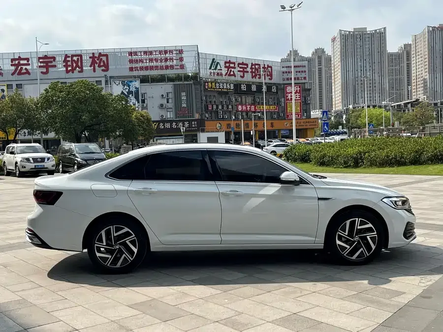 Volkswagen Sagitar 2024 Sagitar 300TSI DSG Beyond Edition 2024 — миниатюра 2