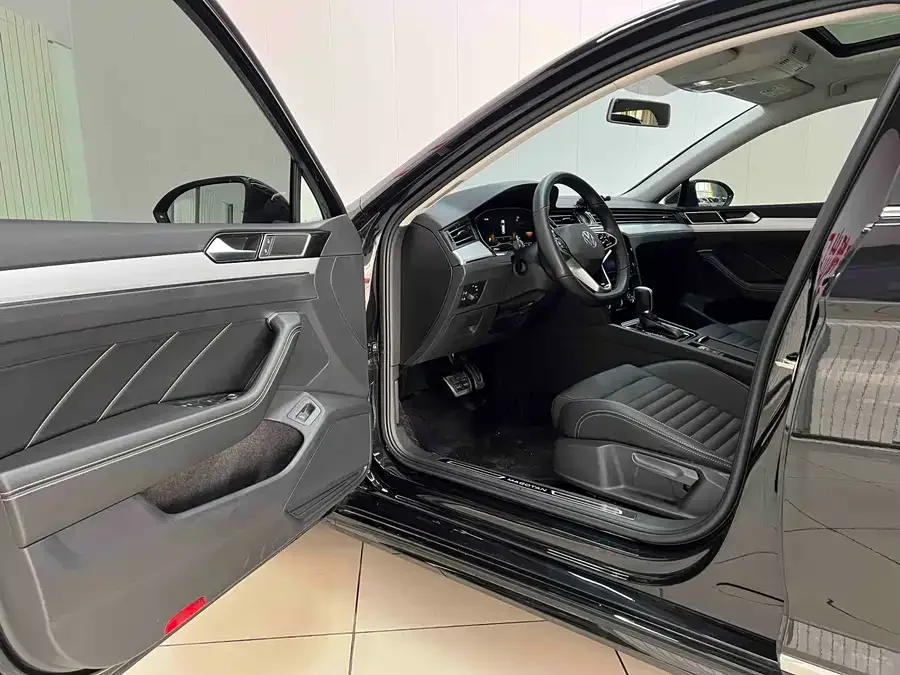 Volkswagen Magotan Magotan 2023 2 million commemorative edition 280TSI DSG comfort model 2024 — миниатюра 4