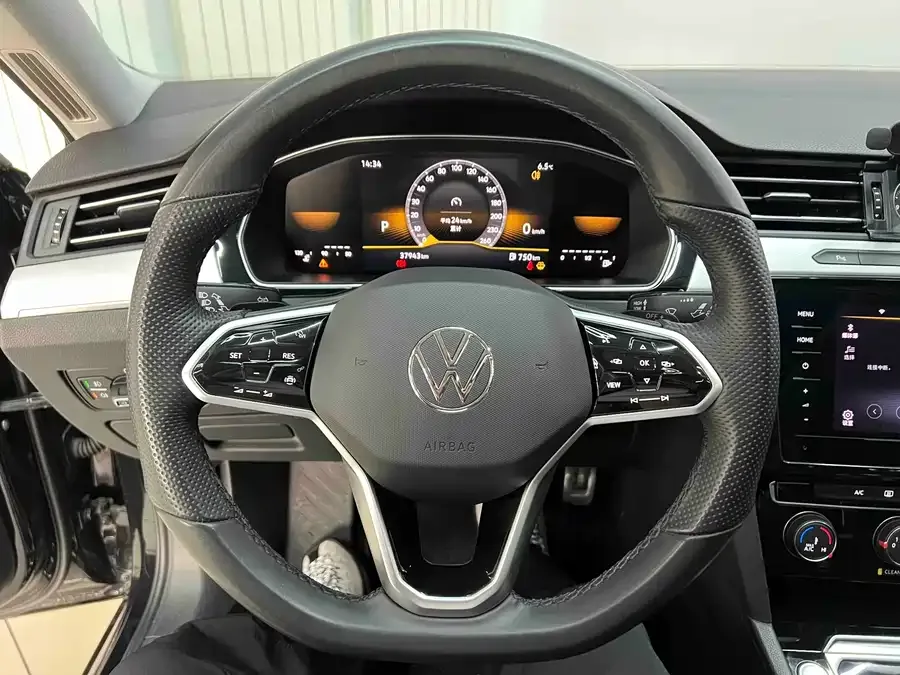 Volkswagen Magotan Magotan 2023 2 million commemorative edition 280TSI DSG comfort model 2024 — миниатюра 5