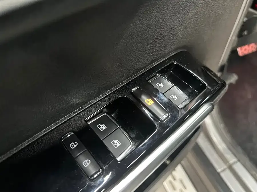 BAIC BJ40 Beijing Off-road BJ40 2023 2.0T Automatic 4WD Touring Tower Champion Edition 2023 — миниатюра 2