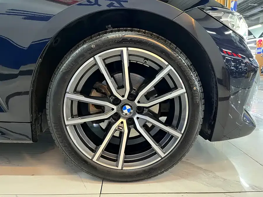 BMW 3 series BMW 3 Series 2024 320Li M Sport Package 2023 — миниатюра 4