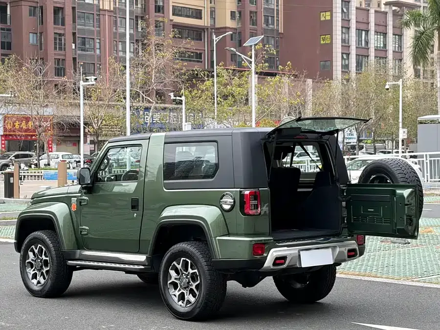 BAIC BJ40 Beijing Off-road BJ40 2020 2.0T Automatic Four-wheel Drive Tribute to 2020 Edition Knight Type 2023 — миниатюра 4