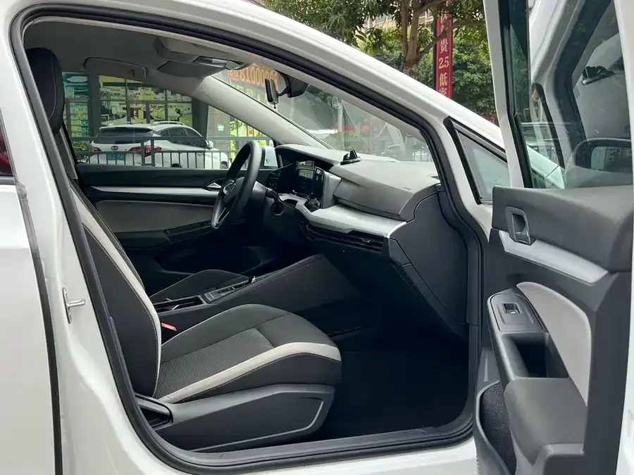 Volkswagen golf Golf 2023 200TSI DSG 2023 — миниатюра 4
