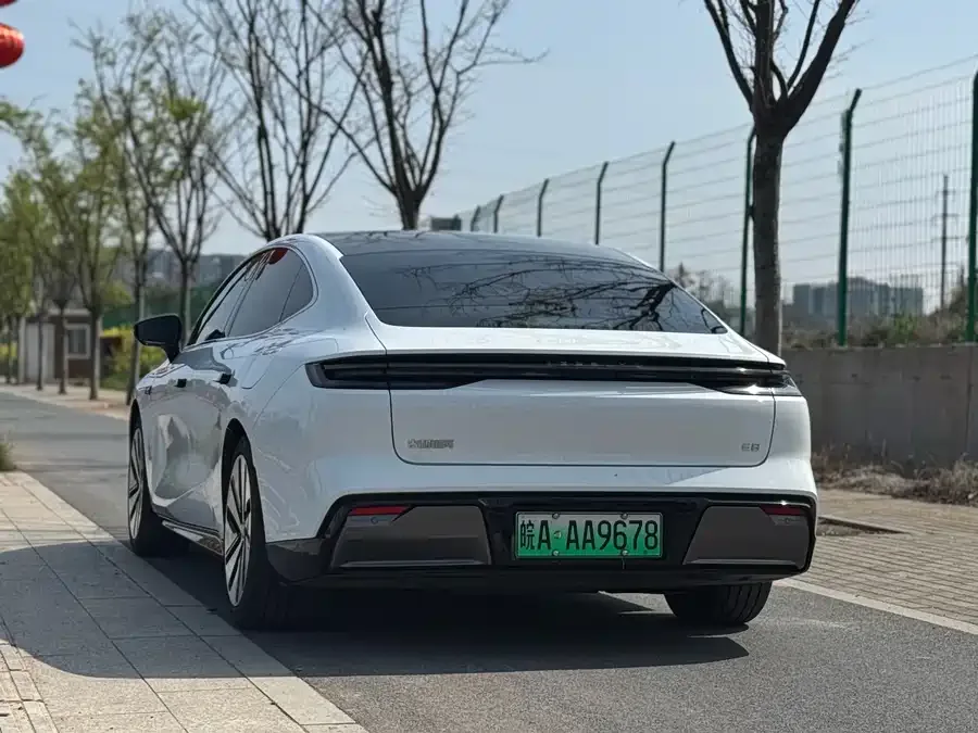 Geely Galaxy E8 Galaxy E8 2024 665km RWD Starship Long Range Edition 2024 — миниатюра 2