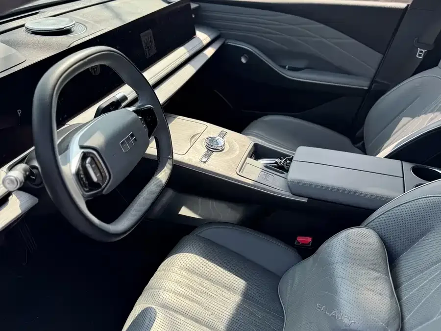 Geely Galaxy E8 Galaxy E8 2024 665km RWD Starship Long Range Edition 2024 — миниатюра 4