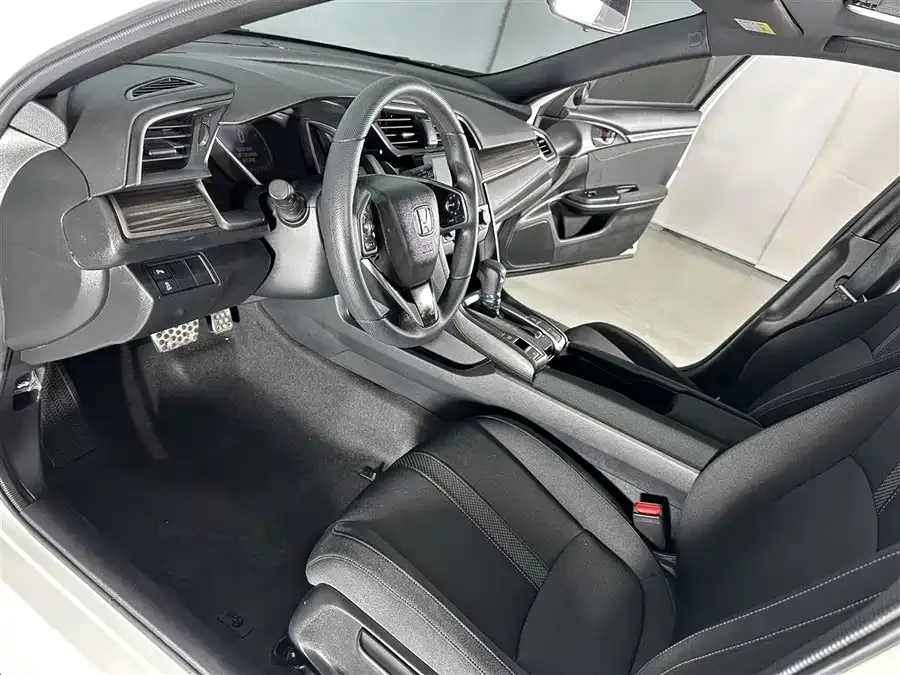 Honda Civic Civic 2021 HATCHBACK 220TURBO CVT Cool Control 2022 — миниатюра 2
