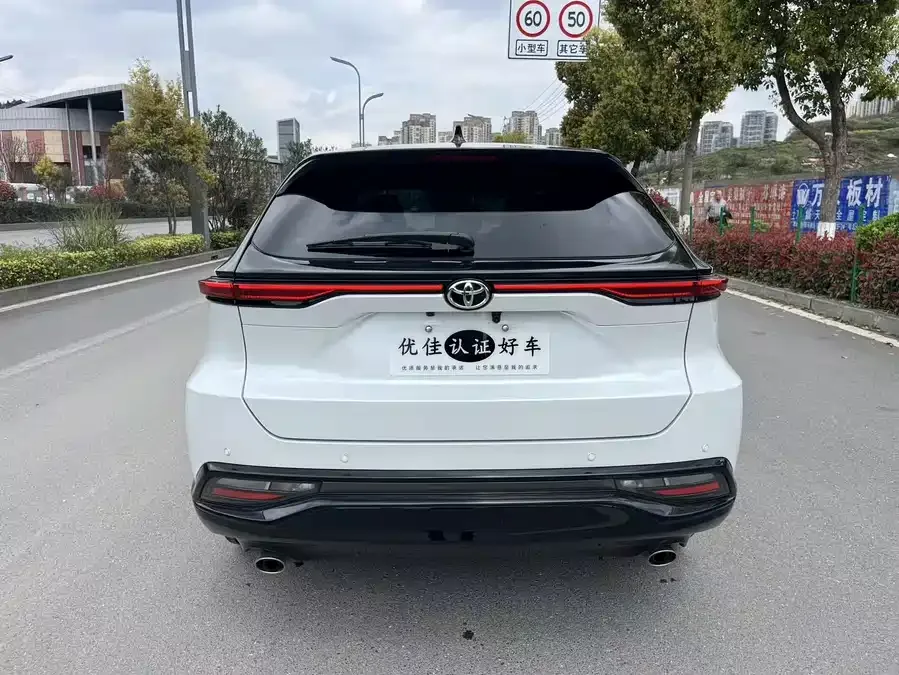Toyota Venza Venza 2022 2.0L CVT 2WD Premium Edition 2022 — миниатюра 5