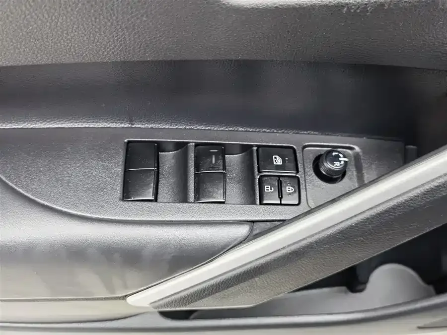Toyota Frontlander Fenglanda 2024 2.0L CVT Elite Edition 2024 — миниатюра 3